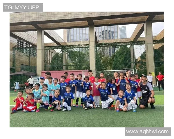 探求足球的魅力与激情探索球场背后的故事与文化 探求足球的魅力与激情探索球场背后的故事与文化