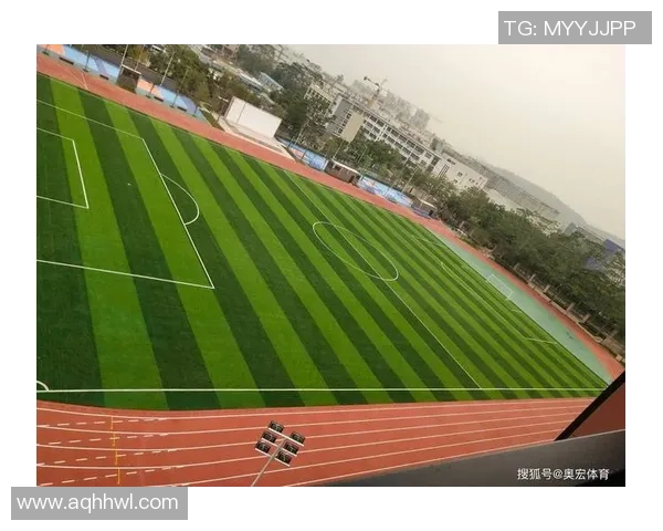 探索三人足球场地的设计理念与玩法创新促进团队合作与竞技乐趣 探索三人足球场地的设计理念与玩法创新促进团队合作与竞技乐趣